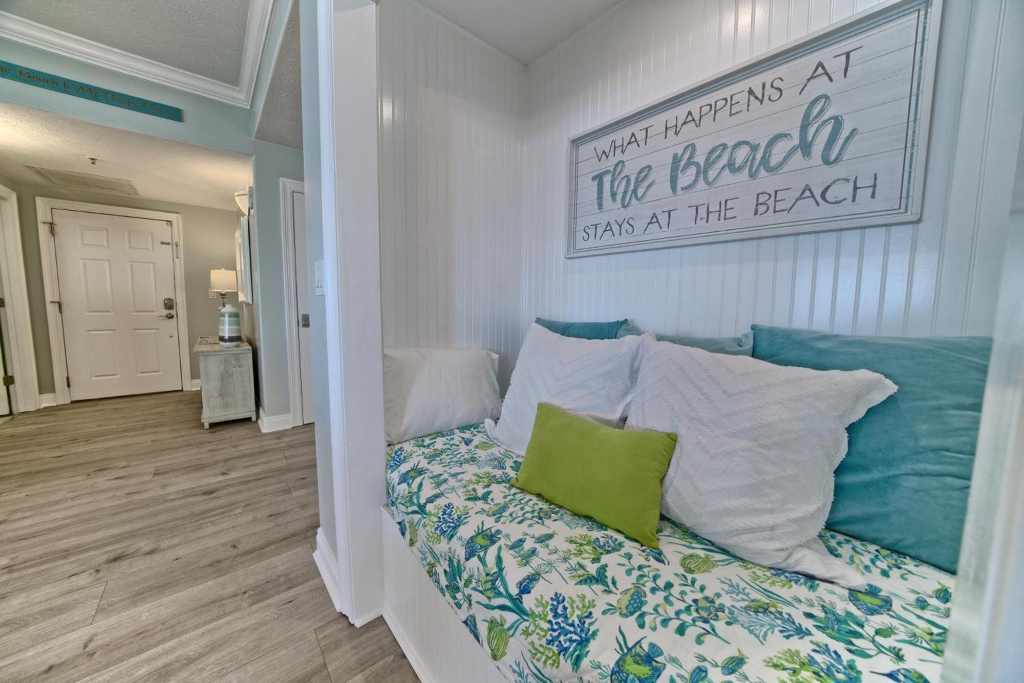 Apartment Oceanfront Retreat With Panoramic Views - 0301