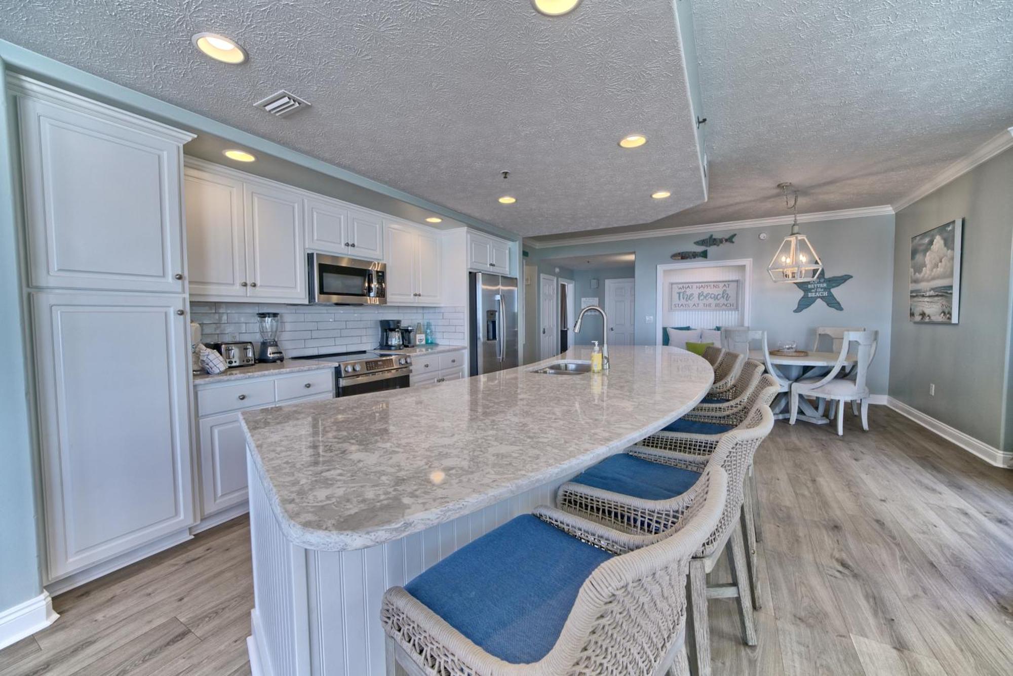Apartment Oceanfront Retreat With Panoramic Views - 0301 *
